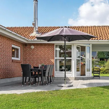 Beautiful In With Sauna, Wifi And 4 Bedrooms Feriehus