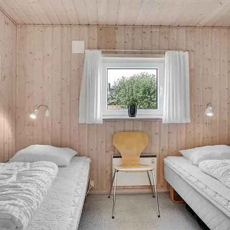 Beautiful In With Sauna, Wifi And 4 Bedrooms Feriehus *